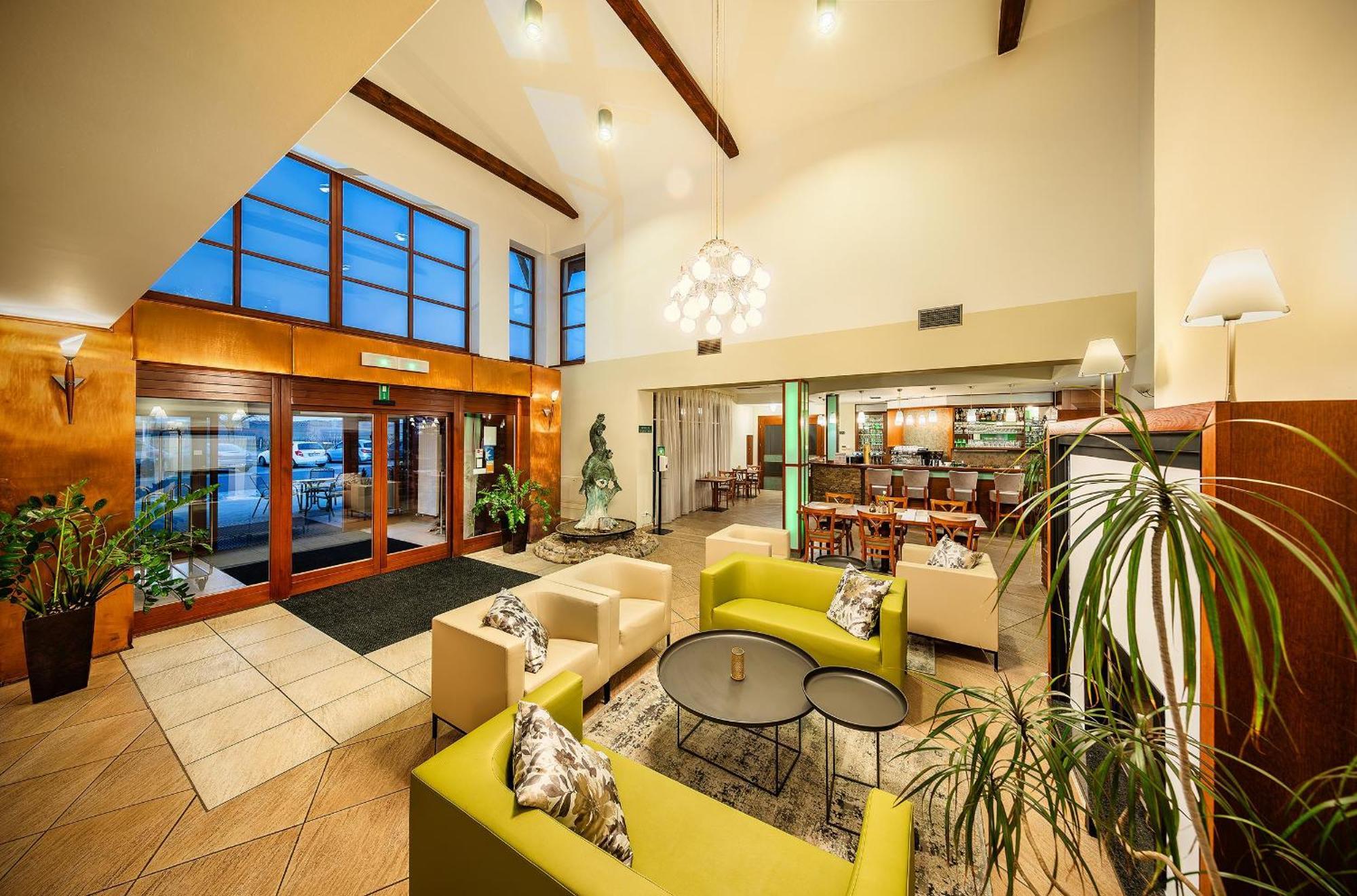 Wellness Hotel Happy Star フナニツェ エクステリア 写真