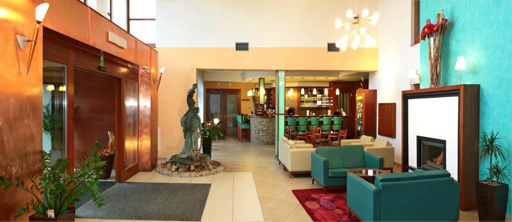 Wellness Hotel Happy Star フナニツェ エクステリア 写真