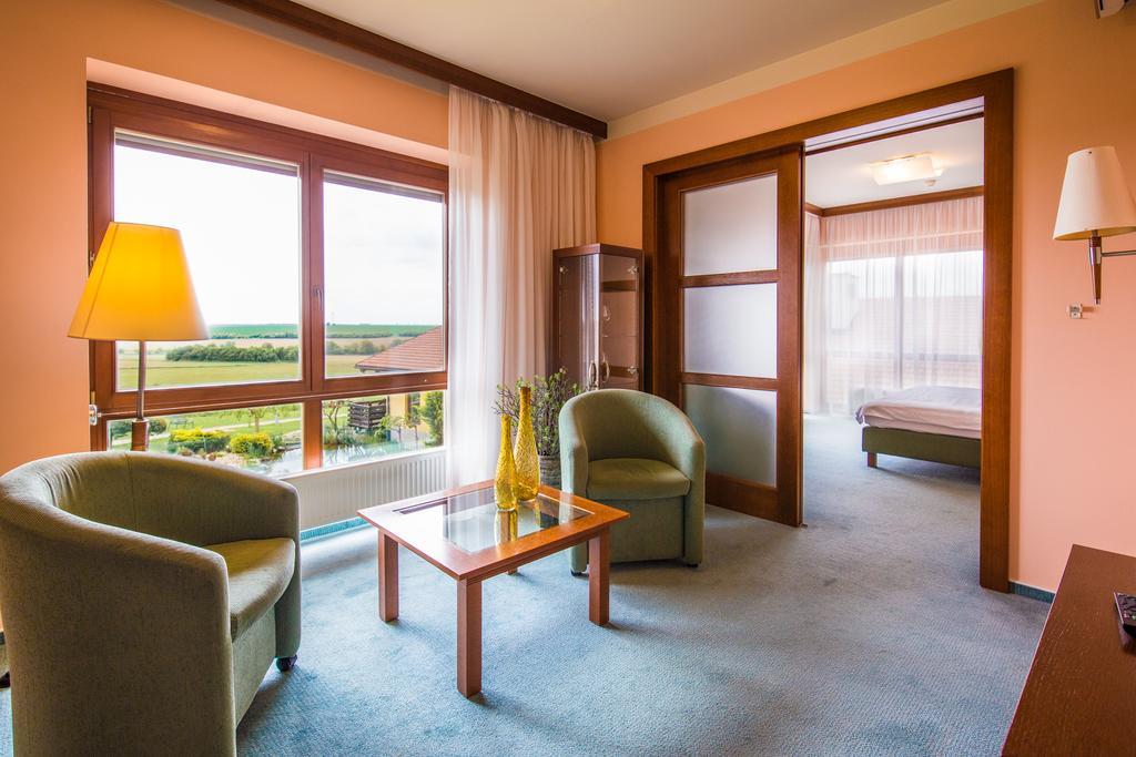 Wellness Hotel Happy Star フナニツェ エクステリア 写真